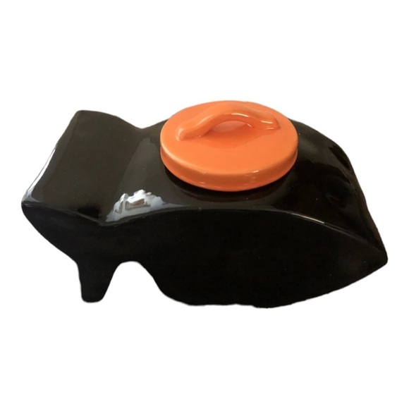 🎃 RAE DUNN Lick or Treats Fish Shaped Canister 10”x 6” NEW in Box Halloween‎ - Picture 2 of 3